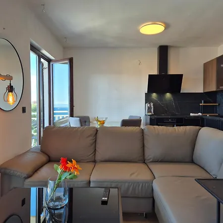 Apartment Sunrise - Free Private Parking *