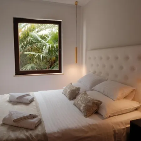 Sunrise - Free Private Parking 오파티아