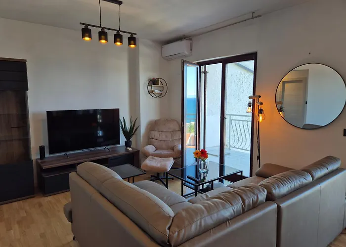 Апартаменты Sunrise - Free Private Parking